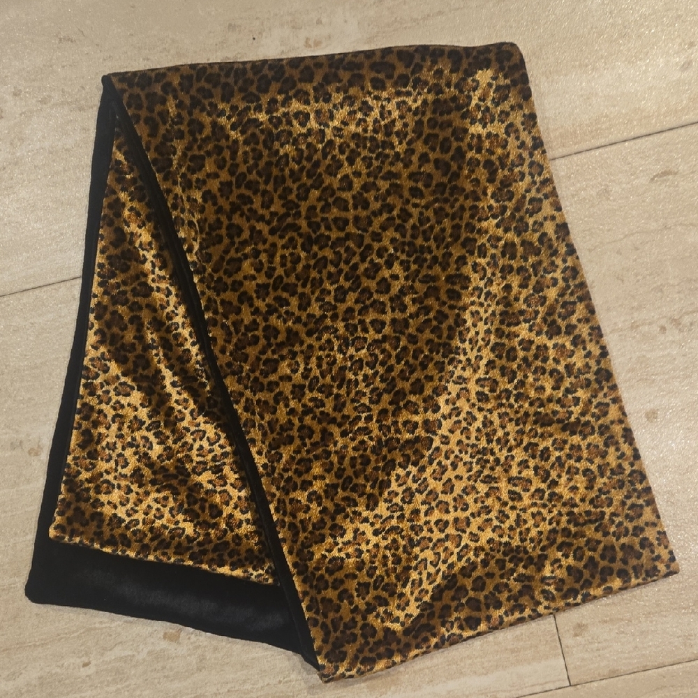 Leopard Print Velvety Reversible Scarf